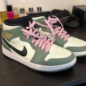 Jordan 1 Mid Dutch Green